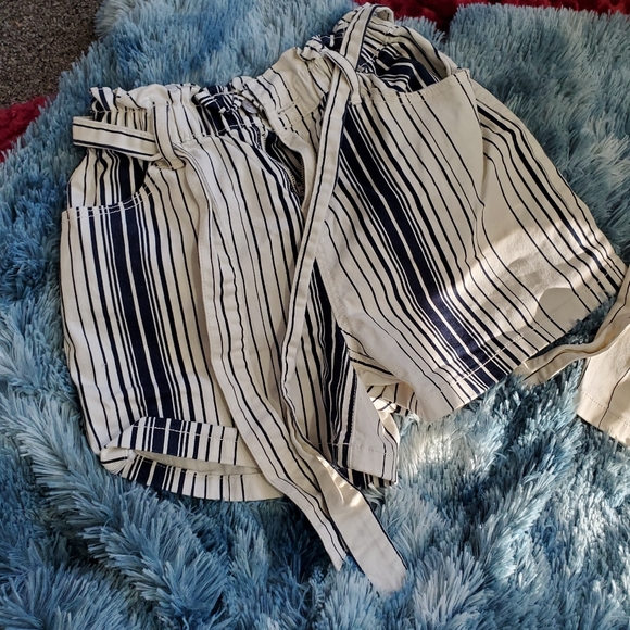 2 PAIRS OF STRIPED RUFFLE ELASTIC WAISTBAND SHORTS! - Picture 6 of 12
